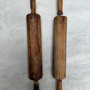Dos Palos de Amasar de Madera Rústica - imagen 2