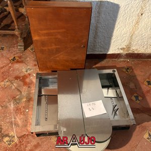 Lote siguiente: Botiquín de Madera y Metal para Restaurar