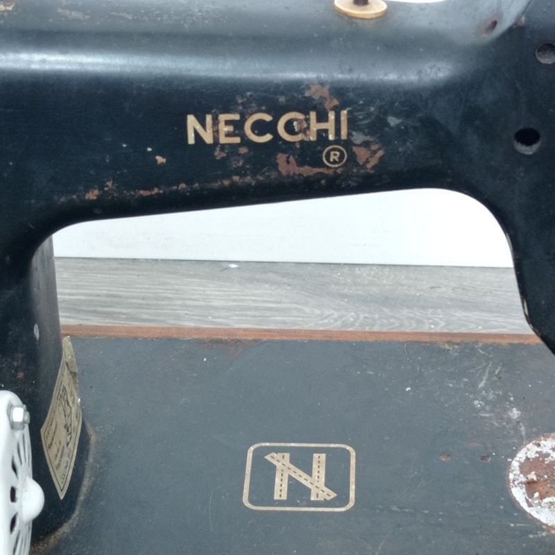 Maquina de coser Necchi en venta - imagen 2