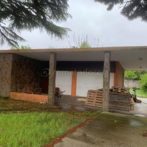 Remate de Inmueble: Casa con Living, Comedor, Dormitorios y Exterior - imagen 3