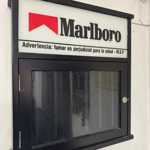 Cigarrera Marlboro Antigua con Luz y Llave - imagen 3