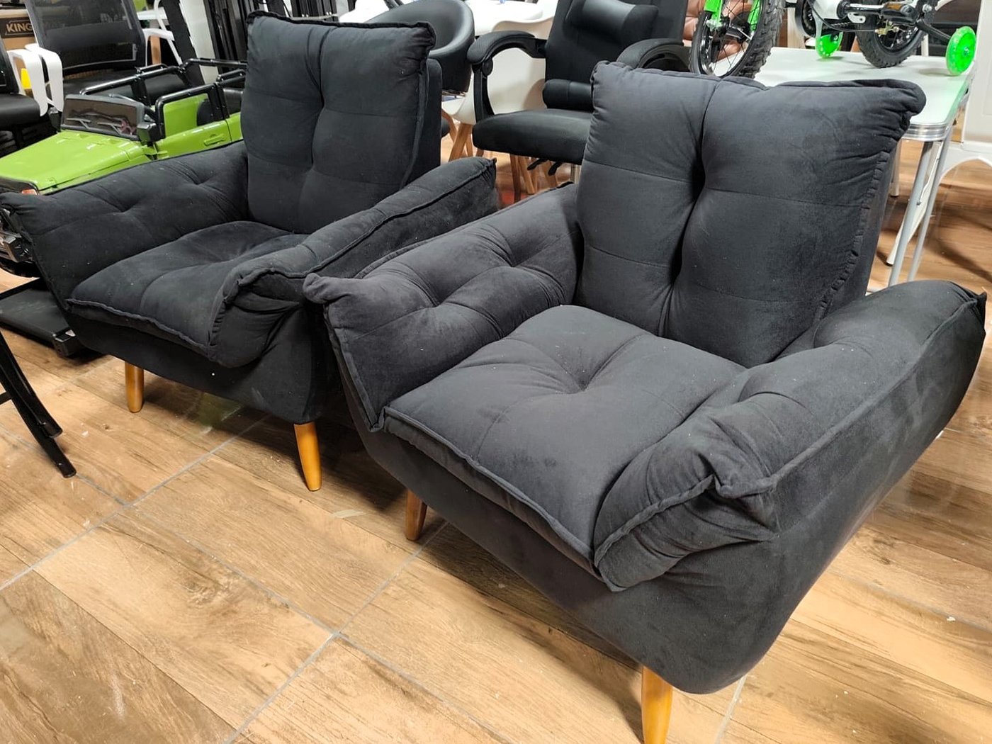 Item 16537 - Image 0