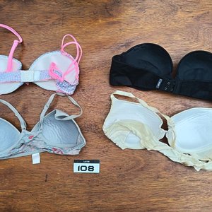 Conjunto Íntimo Femenino Terciopelo Verde y Otros Soutienes y Bombachas - imagen 6