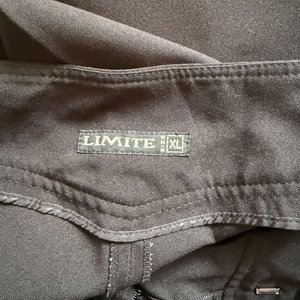 Conjunto Saco y Pantalón Negro Clásico Talle XL - imagen 2