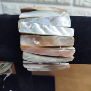 Lote de 6 Pulseras Surtidas, Incluye una de Nácar - imagen 2