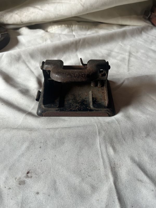 Perforadora de papel de lata para venta en subasta - imagen 3