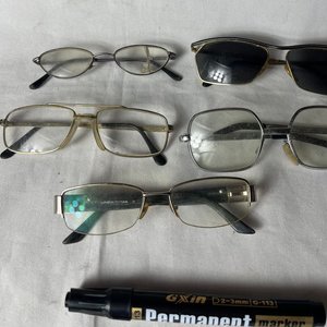 Lote de 5 Pares de Anteojos de Diferentes Diseños - imagen 2