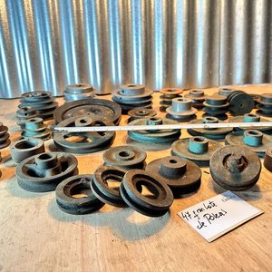 Gran cantidad de Poleas de todo tamaño para maquinaria y motores - imagen 7