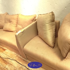 Lote siguiente: Juego de Living 2 Piezas Beige con Detalles