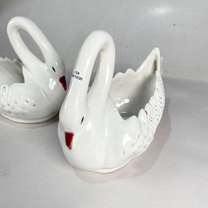 Dos Centros de Mesa de Loza con Forma de Cisne - imagen 4