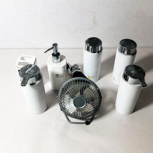 Lote anterior: Ventilador Portátil y Seis Accesorios para Baño Blancos