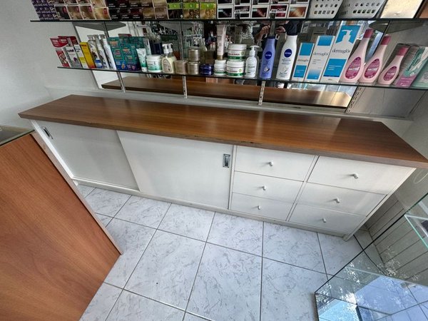 Aparador de 6 cajones con puertas corredizas - imagen 1