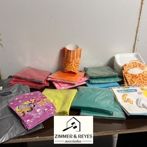 Lote de Servilletas, Bolsas y Vasos Descartables - imagen 4