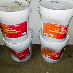 4 Tarros de Protector de Madera Secado Rápido (2 Cedro, 2 Roble) - 4 Lts c/u - imagen 1