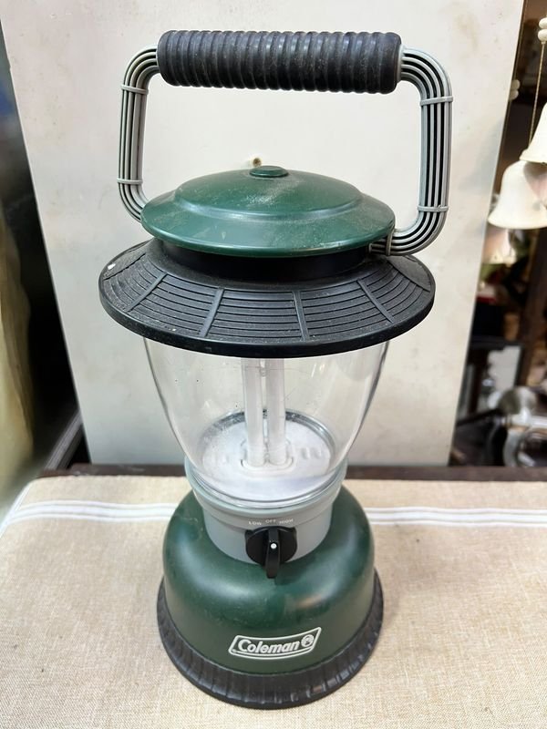 Farol de Camping Coleman Verde Metálico y Plástico