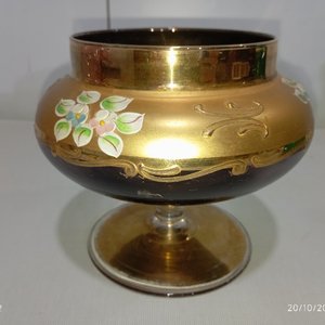 Lote de 4 Piezas Decorativas: Elefante Rosa, Tetera Verde, Copa Dorada y Recipiente Blanco - imagen 4