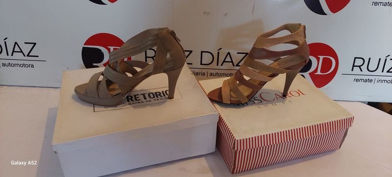 Lote siguiente: Zapatos de tacón alto en venta