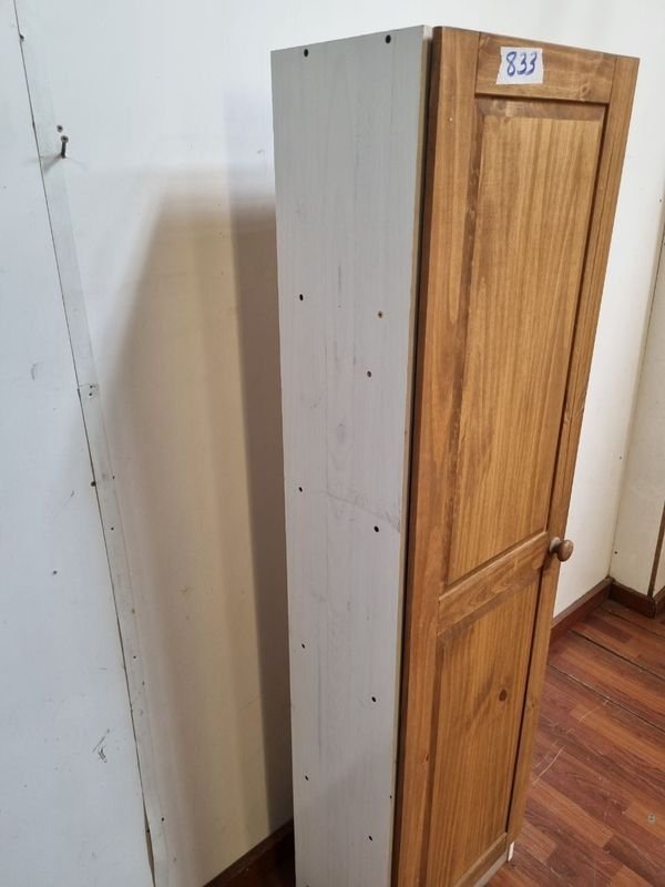 Placard Una Puerta de Madera con Diseño Antiguo - imagen 4