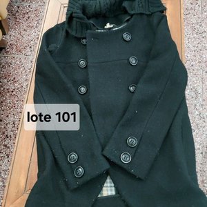 Lote anterior: Tapado Negro Corto de Paño con Capucha de Lana Talle M