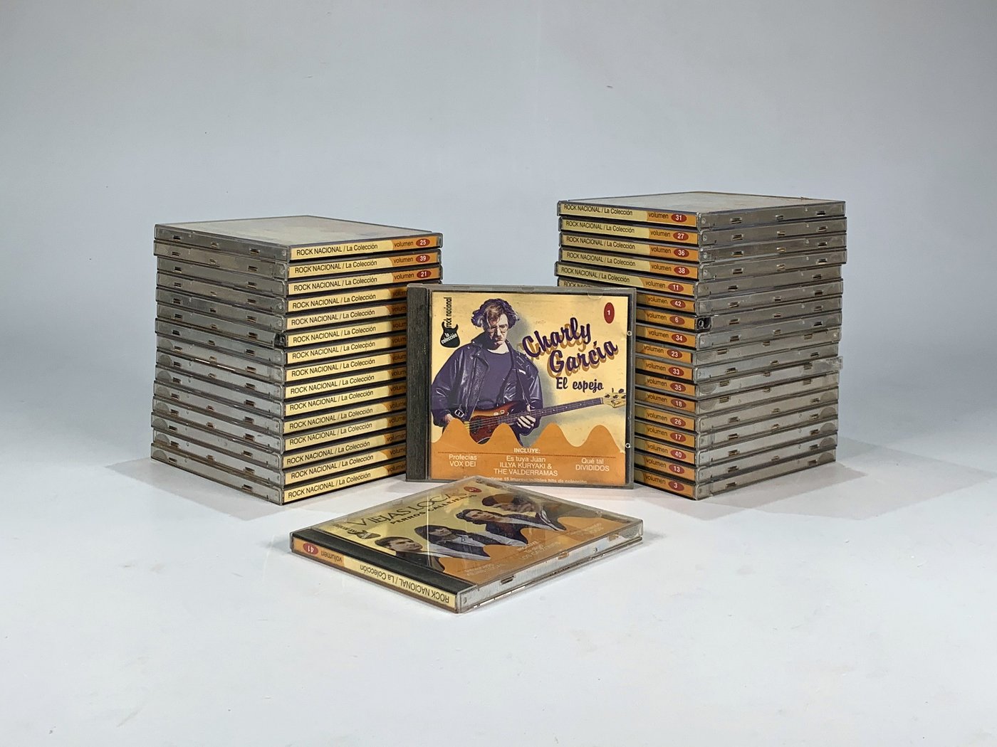 Lote de 34 CDs de Rock Nacional: Pappo, Charly García, La Renga, Virus y más