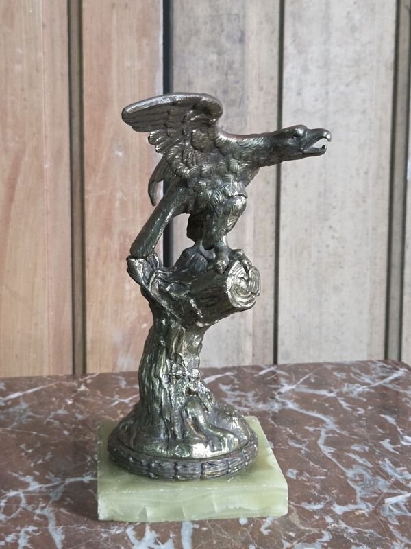 Figura de Águila en Bronce sobre Base de Ónix