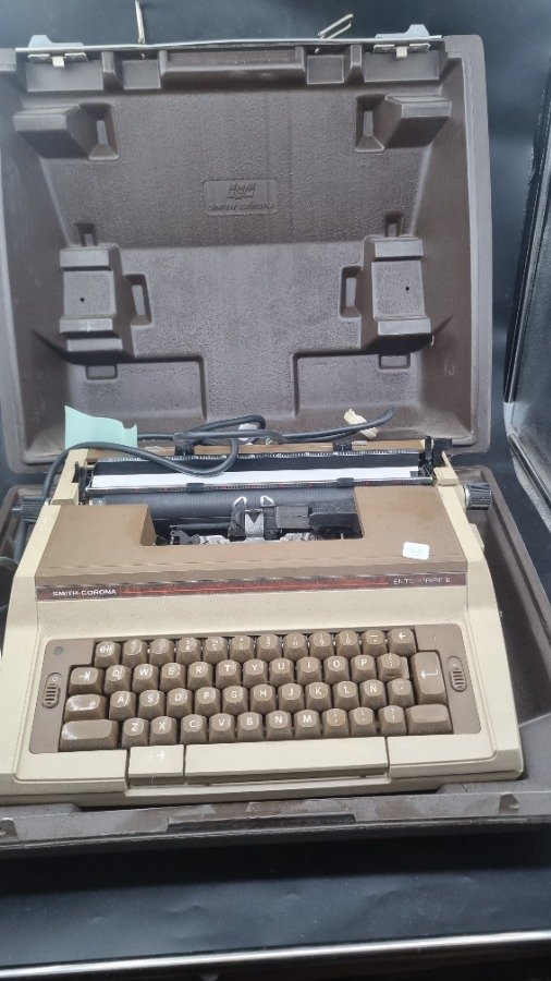 Máquina de Escribir Eléctrica Smith Corona Enterprise II con Estuche