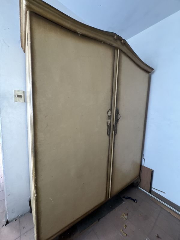 Ropero de dos puertas antiguo estilo Francés - imagen 4