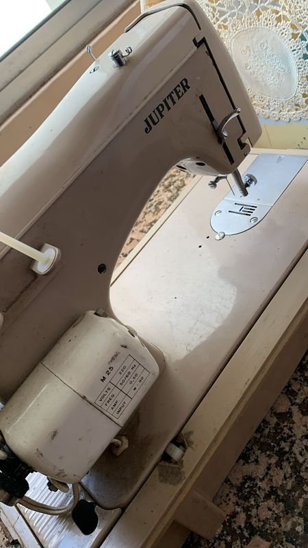 Máquina de coser Jupiter en venta - imagen 3