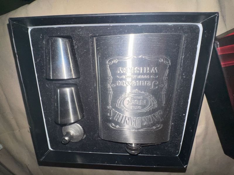 Set de Petaca y Vasos Jack Daniel's Tennessee Whiskey