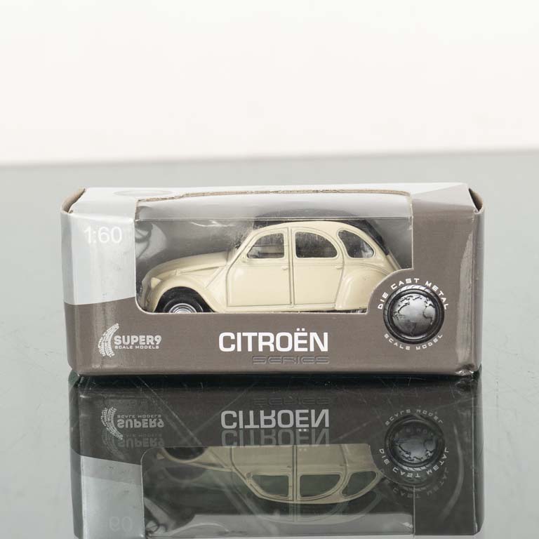 Auto de coleccion a escala 1/60, Citroen 2CV - Detalles precisos y presentación elegante