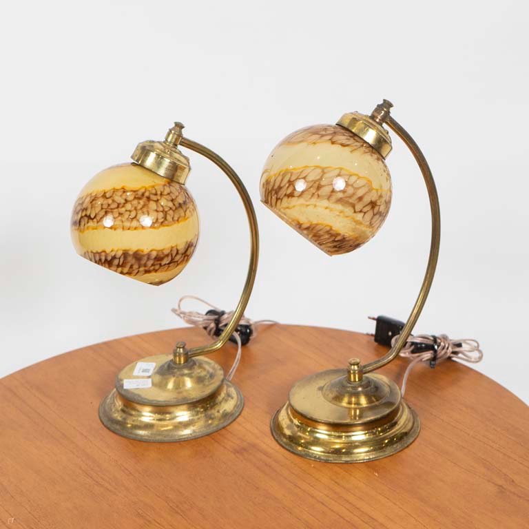 Par de Lámparas de Bronce y Opalina con Tulipa Estilo Vintage