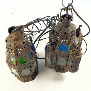 Dos Faroles Colgantes de Metal y Vidrio con Detalles - imagen 2