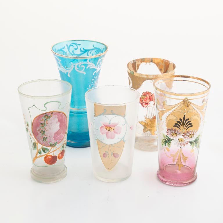 Conjunto de 5 Vasos de Cristal Veneciano con Esmalte y Detalles Dorados