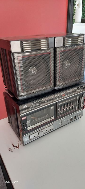 Equipo de música portátil y radio boombox - imagen 2