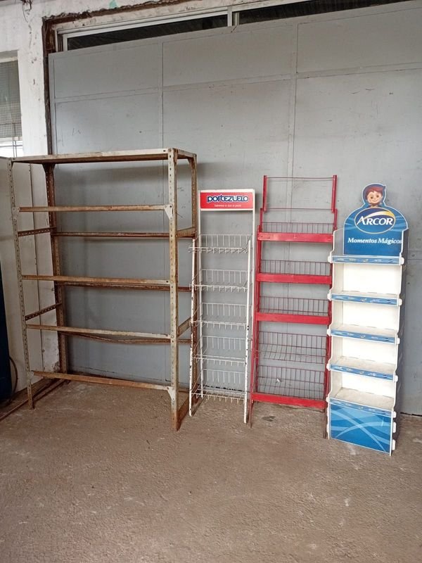 Estantería Metálica, Exhibidores y Góndola de Tienda