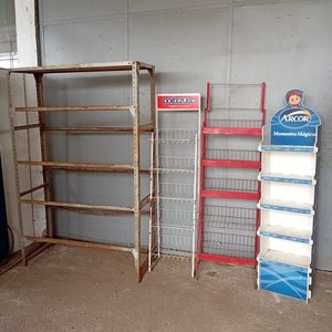 Lote anterior: Estantería Metálica, Exhibidores y Góndola de Tienda