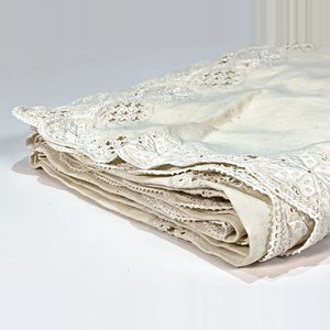 Mantel de Hilo Beige Bordado y Calado con Detalles - 1.70 x 2.34 mts - imagen 3
