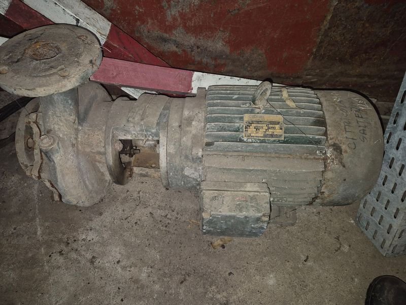 Bombas eléctricas usadas de 25x25 - imagen 3