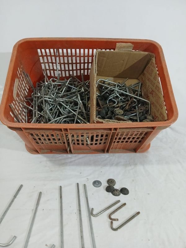Cajón con Ganchos y Varillas para Techo (Nuevos y Usados) - imagen 1