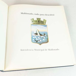 Lote siguiente: Libro "Así es Uruguay" de Marisol Nicoletti y Roberto Riverti
