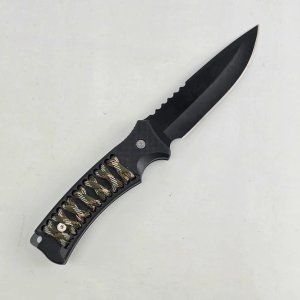 Cuchillo Táctico Negro con Vaina y Detalle Camuflado - imagen 2