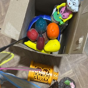 Lote siguiente: Adorno Juguete Conejo Tamborilero y Otros Objetos Decorativos