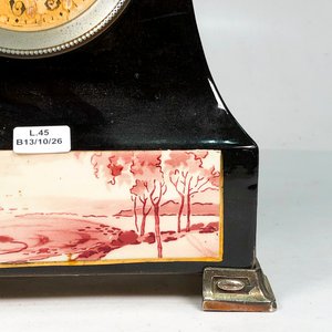 Reloj de Sobremesa Antiguo con Detalles en Madera y Cerámica - imagen 4