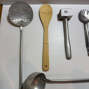 Lote de Utensilios de Cocina: Espátulas, Cucharones, Colador y Más - imagen 2