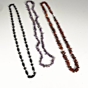 Tres Collares de Piedras Naturales: Negro, Amatista y Ámbar - imagen 2