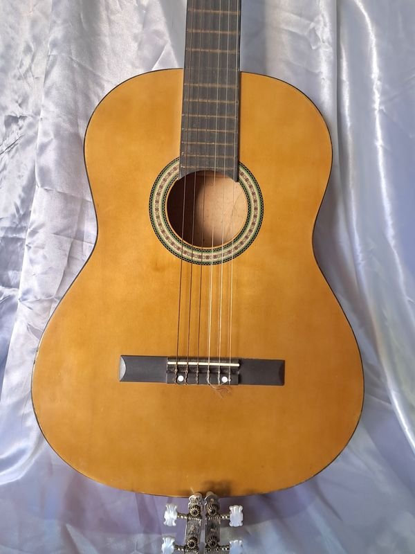 Guitarras Clásicas Memphis con Buen Sonido - imagen 3