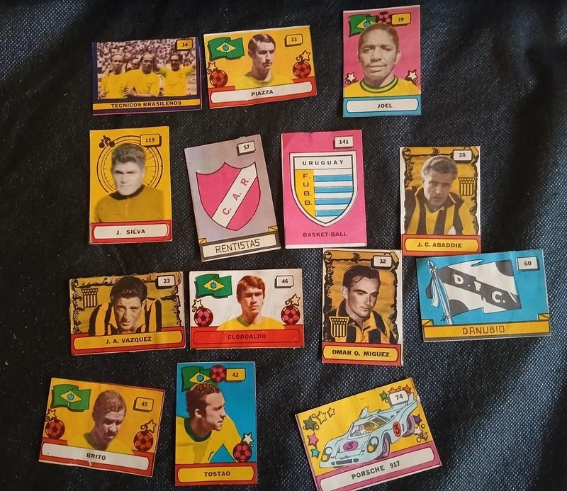 Álbum de Figuritas y Chapitas Colección 1971: Fútbol Uruguayo e Internacional, Otros Deportes y Vehículos