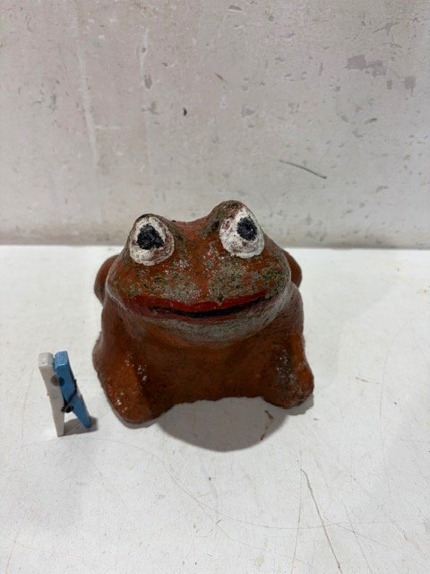 Sapo Decorativo de Material para Jardín