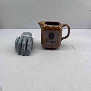 Lote anterior: Jarra de Loza Marrón con Publicidad de Whisky Sandy Mac