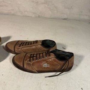Dos Pares de Zapatos de Cuero Talle 41: Bass-Carson y Lacoste - imagen 3